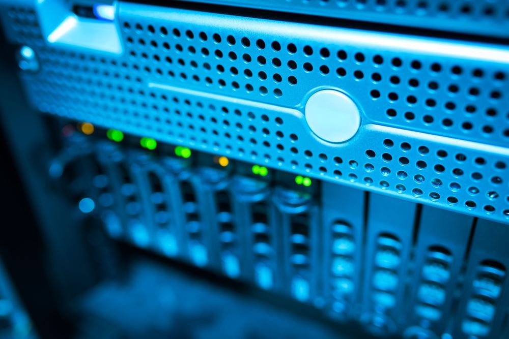 Infraestructura de servidores y almacenamiento para hosting FACILVPS